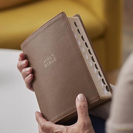 Nkjv Compact Centercolumn Reference Bibl [KSIĄŻKA]