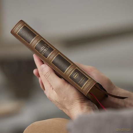 Nkjv Compact Centercolumn Reference Bibl [KSIĄŻKA]