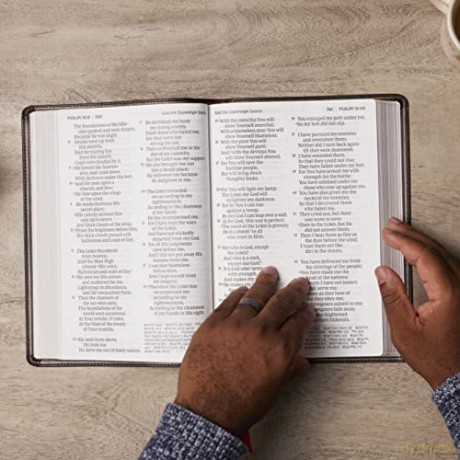 Nkjv Holy Bible Super Giant Print Refere [KSIĄŻKA]