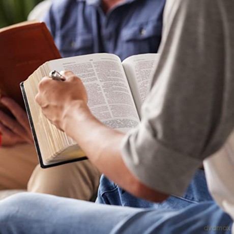 Nkjv Widemargin Reference Bible Sovereig [KSIĄŻKA]