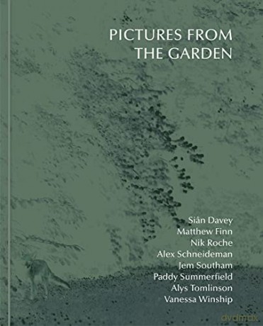 Pictures From The Garden - Sian Davey [KSIĄŻKA]