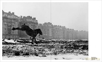 Sabine Weiss The Poetry Of The Instant - Weiss. Sabine [KSIĄŻKA]