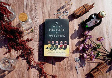 Secret History Of Witches - Louisa Morgan [KSIĄŻKA]
