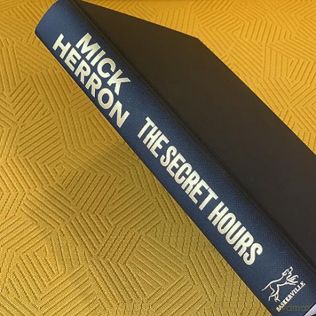 Secret Hours - Mick Herron [KSIĄŻKA]
