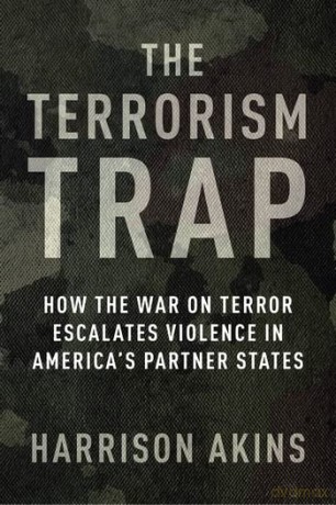 Terrorism Trap - Harrison Akins [KSIĄŻKA]