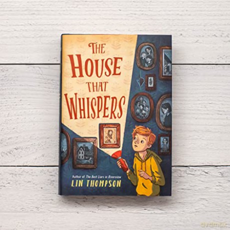 The House That Whispers - Lin Thompson [KSIĄŻKA]