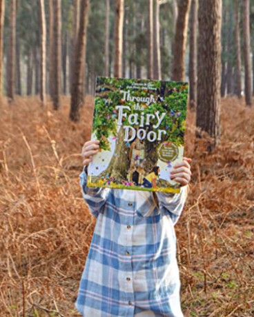 Through The Fairy Door - Gabby Dawnay [KSIĄŻKA]