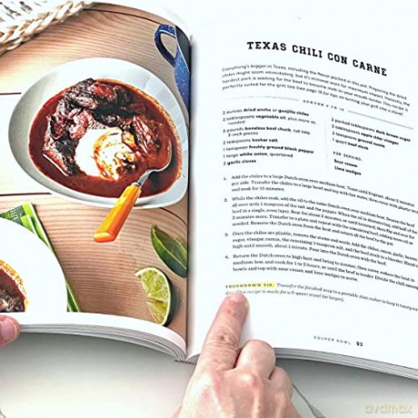 Ultimate Tailgating Playbook - Russ T. Fender [KSIĄŻKA]