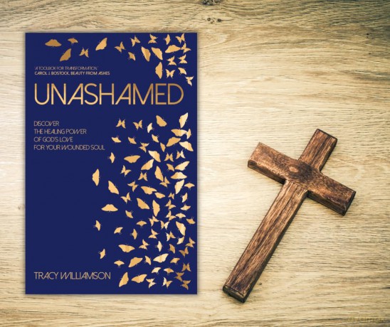 Unashamed - Tracy Williamson [KSIĄŻKA]