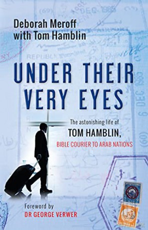 Under Their Very Eyes - Tom Hamblin [KSIĄŻKA]