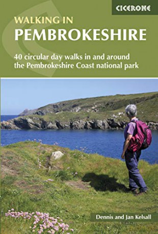 Walking In Pembrokeshire - Jan Kelsall [KSIĄŻKA]