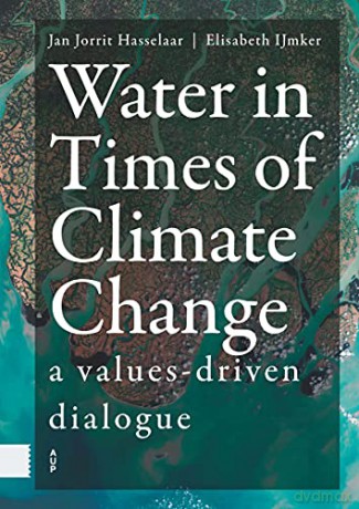 Water In Times Of Climate Change [KSIĄŻKA]