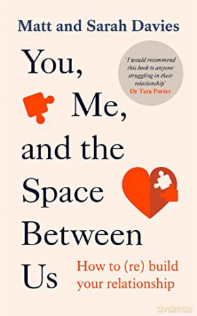You Me And The Space Between Us - Matt Davies [KSIĄŻKA]