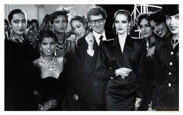 Yves Saint Laurent Form And Fashion - Serena Bucalo-Mussel [KSIĄŻKA]