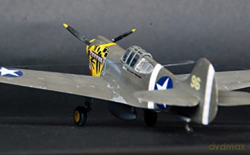 Model samolotu do sklejania P-40 E'Aleutian Tiger' 1:72 (farby + klej)