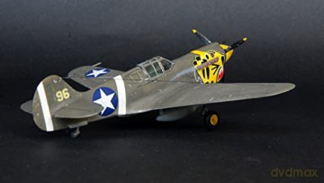 Model samolotu do sklejania P-40 E'Aleutian Tiger' 1:72 (farby + klej)