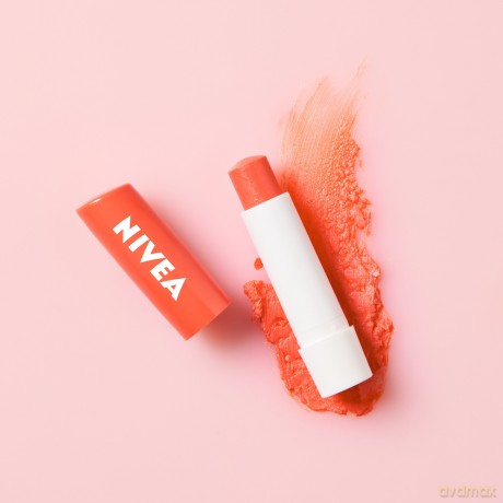 Nivea Peach Shine Pielęgnująca pomadka do ust 5,5 ml