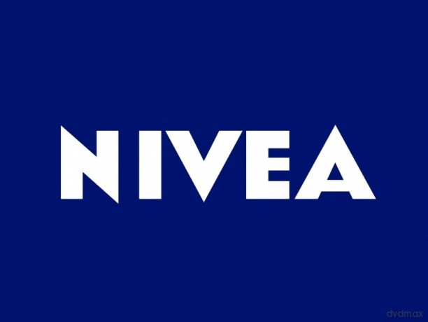 NIVEA Pomadka ochronna do ust Pearly Shine 4,8 g