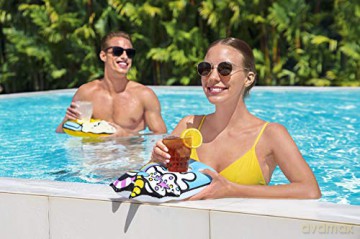 Nadmuchiwane uchwyty na napojeSummer Sips Cup Holders, dwa wzory w 34132