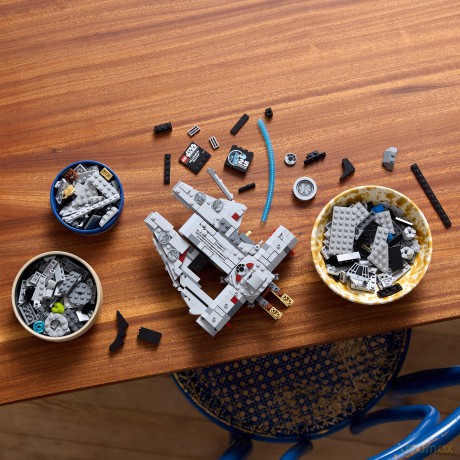 LEGO Star Wars Millenium Falcon (75375) [KLOCKI]