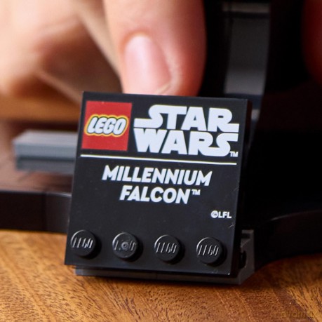 LEGO Star Wars Millenium Falcon (75375) [KLOCKI]