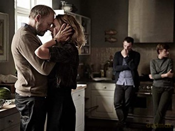 AU NOM DU PERE: RIDE UPON THE STORM SAISON 1 - 4