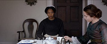 The Young Lady (DVD + Livre)