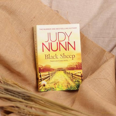 Black Sheep - Judy Nunn [KSIĄŻKA]