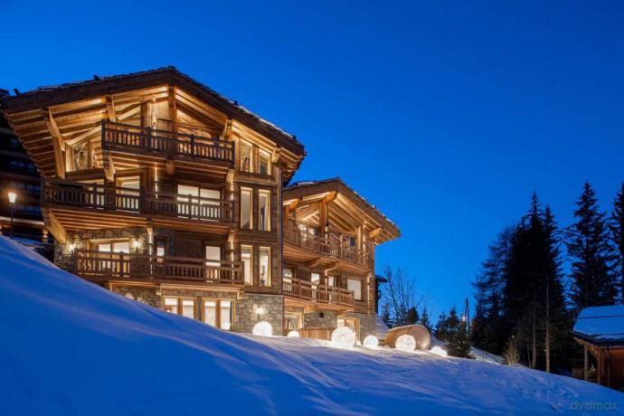 Exclusive Living In The Mountains [KSIĄŻKA]