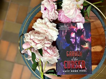 Garden Of The Cursed - Katy Rose Pool [KSIĄŻKA]