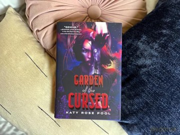 Garden Of The Cursed - Katy Rose Pool [KSIĄŻKA]