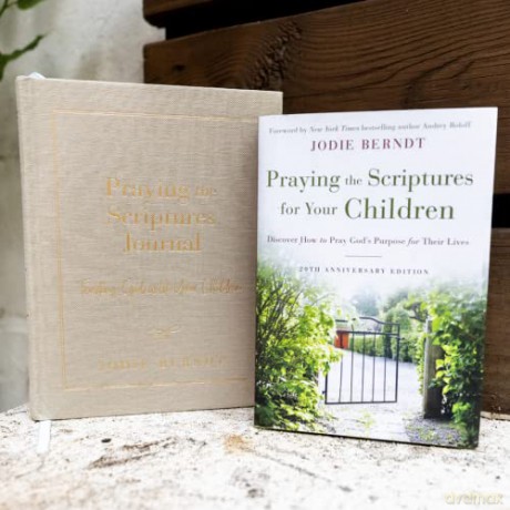 Praying The Scriptures For Your Children - Jodie Berndt [KSIĄŻKA]