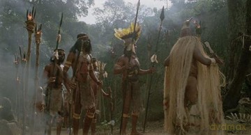 Massacre in Dinosaur Valley (Zagubieni w dolinie dinozaurów) [Blu-Ray]