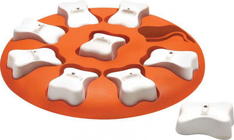 NINA OTTOSSON - Dog Smart Plastic