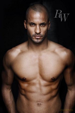 Ricky Whittle (Chest) [PLAKAT]