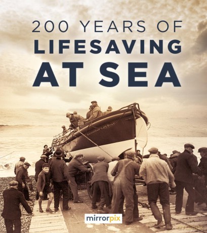 200 Years Of Lifesaving At Sea - Mirrorpix [KSIĄŻKA]