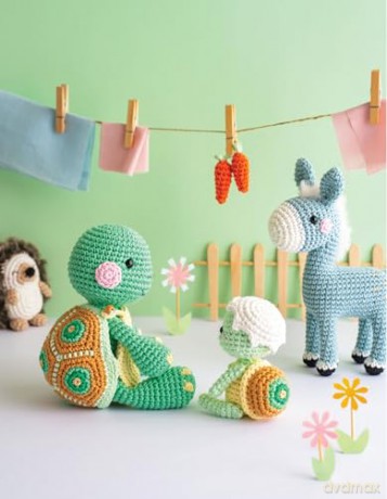 Adorable Animal Families To Crochet - Marie Clesse [KSIĄŻKA]