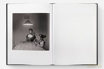 Carrie Mae Weems Kitchen Table Series - Carrie Mae Weems [KSIĄŻKA]