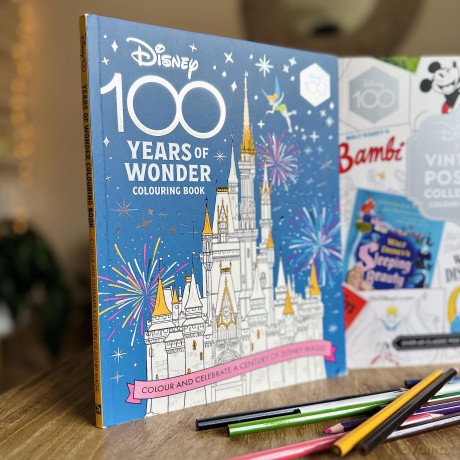 Disney 100 Years/Wonder Colouring Book - Walt Disney Company [KSIĄŻKA]
