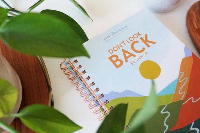 Dont Look Back Planner Hb - Caine Christine [KSIĄŻKA]