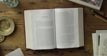 Esv Single Column Heritage Bible [KSIĄŻKA]