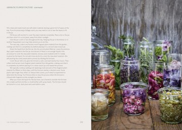 Fragrant Flower Garden - Stefani Bittner [KSIĄŻKA]