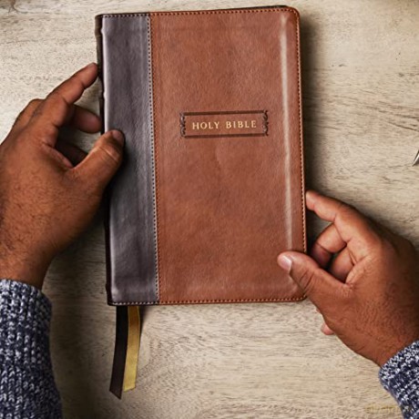KJV Holy Bible with Apocrypha and 73,000 Center-Column Cross References, Brown Leathersoft, Red Letter, Comfort Print (Thumb Indexed): King James Version [KSIĄŻKA]