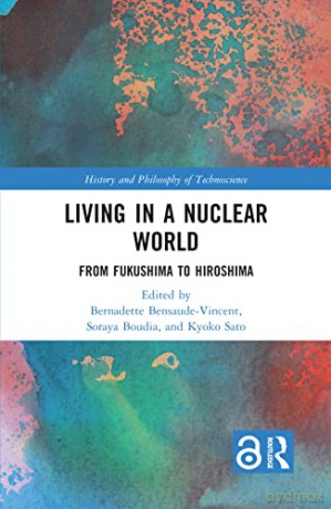 Living In A Nuclear World [KSIĄŻKA]