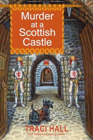 Murder At A Scottish Castle - Traci Hall [KSIĄŻKA]