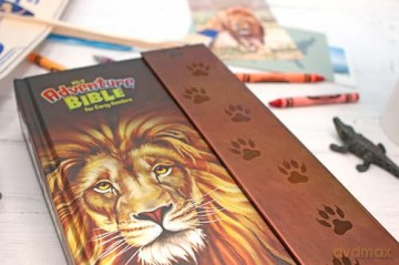 NIrV Adventure Bible for Early Readers, Hardcover, Full Color Interior, Lion - Lawrence O Richards [KSIĄŻKA]