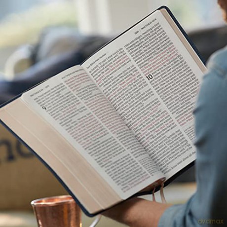 NKJV Holy Bible, Super Giant Print Reference Bible, Black Genuine Leather, 43,000 Cross References, Red Letter, Comfort Print: New King James Version: Holy Bible, New King James Version [KSIĄŻKA]