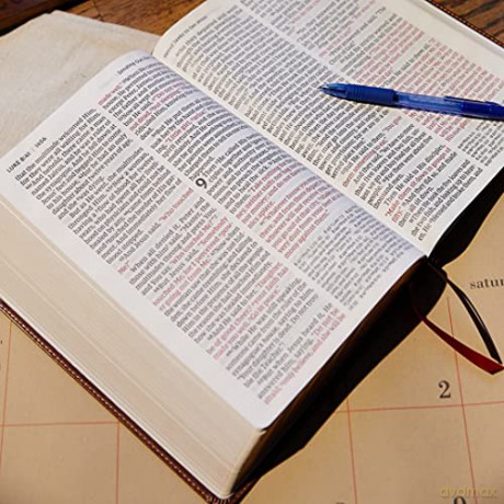 NKJV Holy Bible, Super Giant Print Reference Bible, Black Genuine Leather, 43,000 Cross References, Red Letter, Comfort Print: New King James Version: Holy Bible, New King James Version [KSIĄŻKA]
