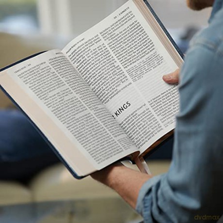 NKJV Holy Bible, Super Giant Print Reference Bible, Black Genuine Leather, 43,000 Cross References, Red Letter, Comfort Print: New King James Version: Holy Bible, New King James Version [KSIĄŻKA]