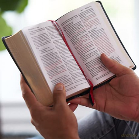 NKJV, End-of-Verse Reference Bible, Compact, Leathersoft, Black, Red Letter, Comfort Print: Holy Bible, New King James Version [KSIĄŻKA]